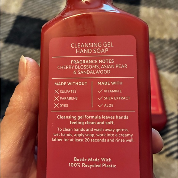 White Barn Japanese Cherry Blossom Cleansing Gel - Red and Gold Accents (4) - Picture 2 of 4